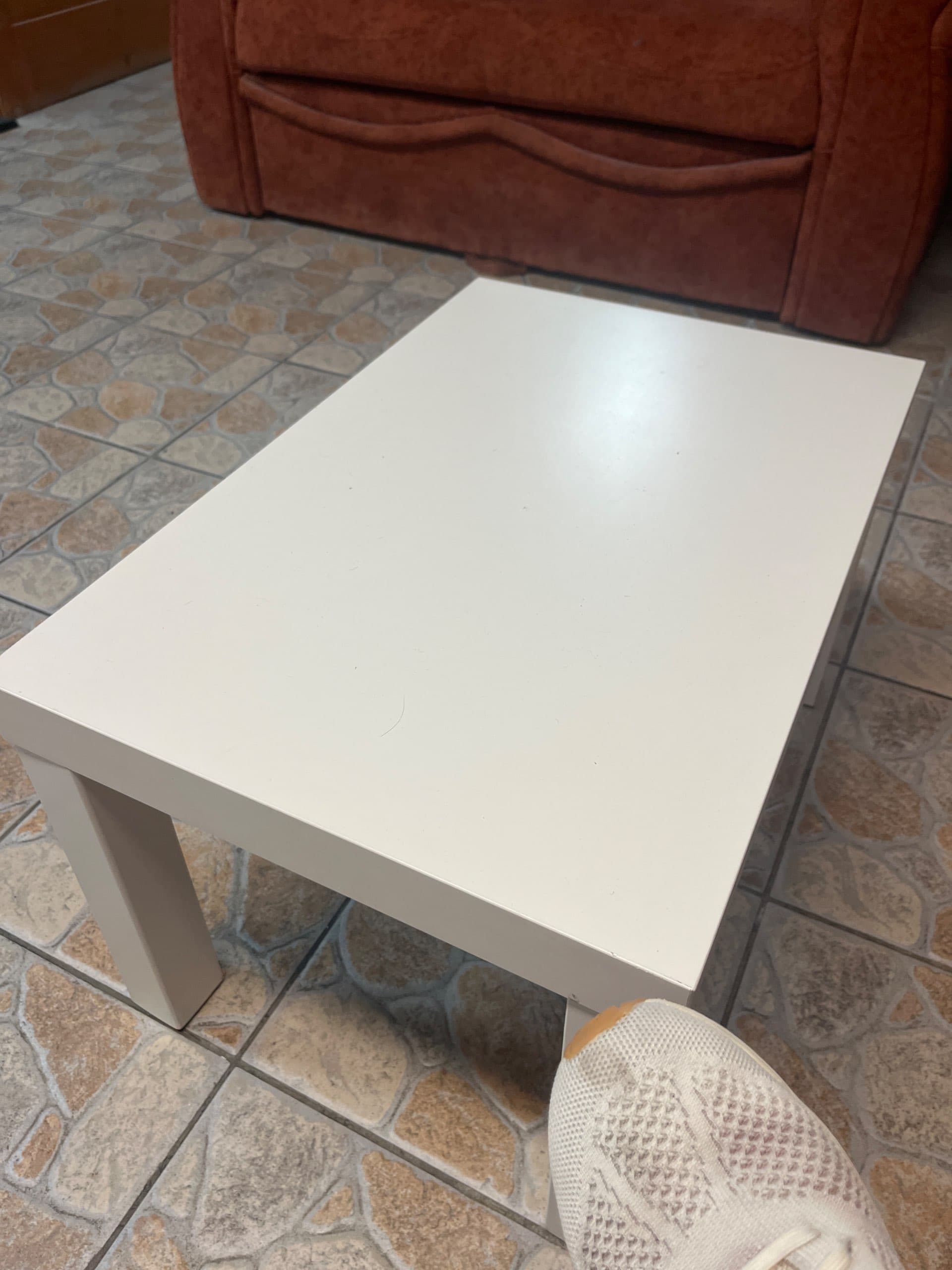 Fehér IKEA dohányzóasztal / kisasztal